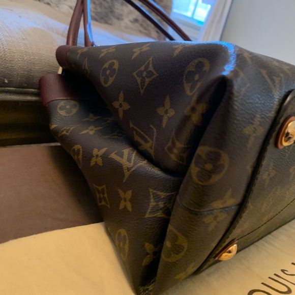SOLD. Authentic Louis Vuitton Olympe - Picture 12 of 17